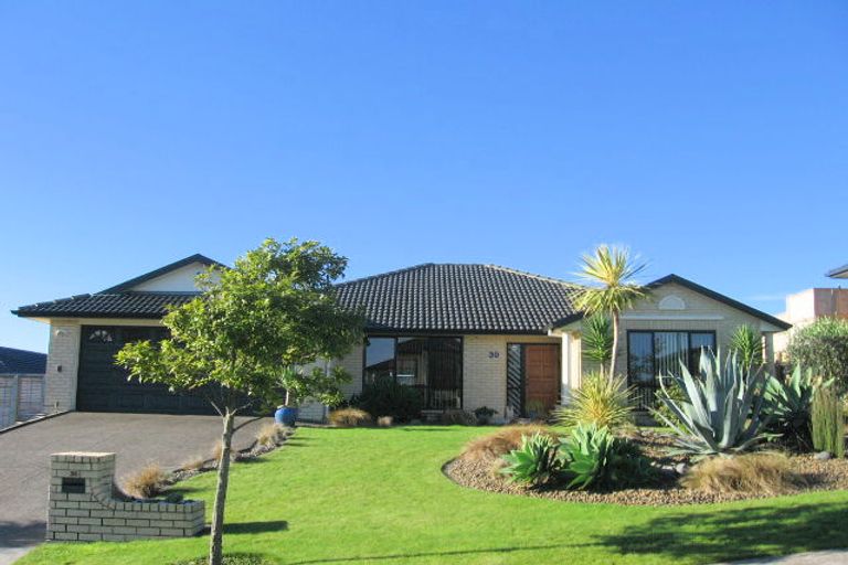 Photo of property in 30 Fleetwood Drive, Henderson, Auckland, 0612