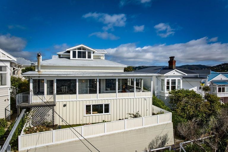 Photo of property in 52 Central Terrace, Kelburn, Wellington, 6012
