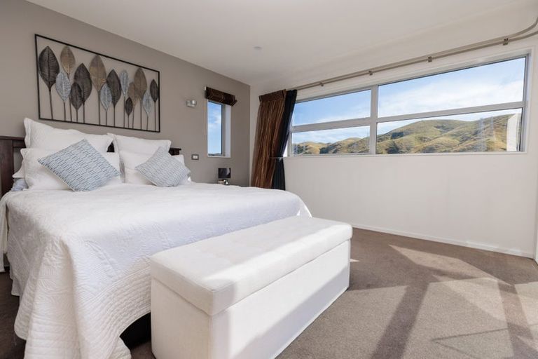 Photo of property in 8 Didsbury Grove, Churton Park, Wellington, 6037