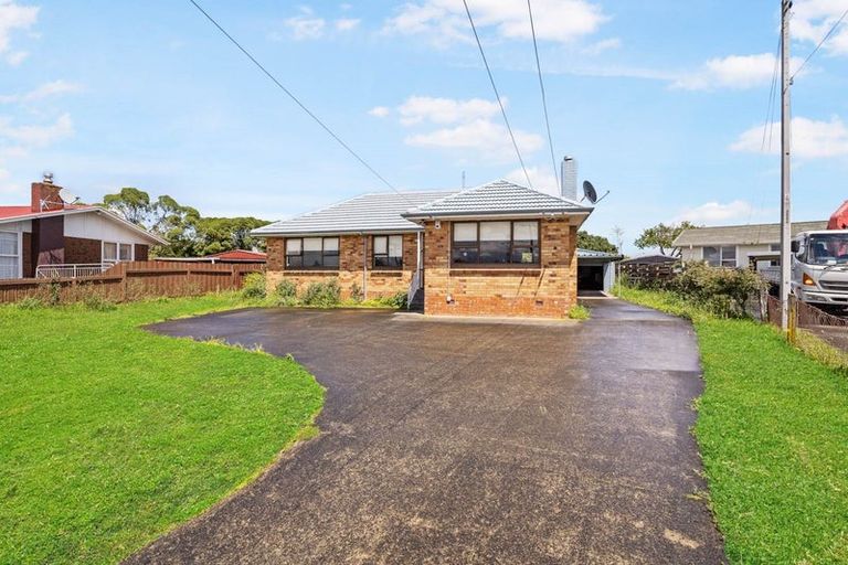 Photo of property in 13 Geoffrey Place, Mangere East, Auckland, 2024