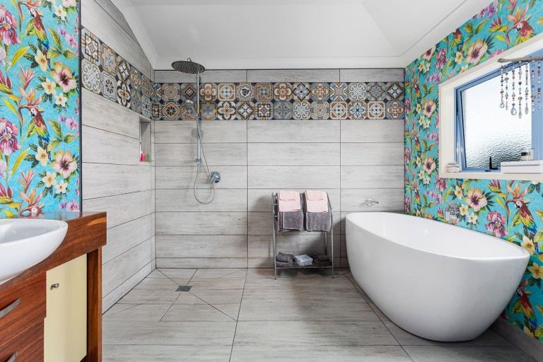 Photo of property in 118 Hillcrest Road, Whakatane, 3120