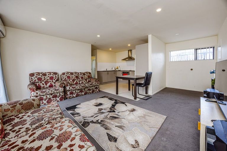 Photo of property in 12 Clutha Crescent, Clover Park, Auckland, 2023