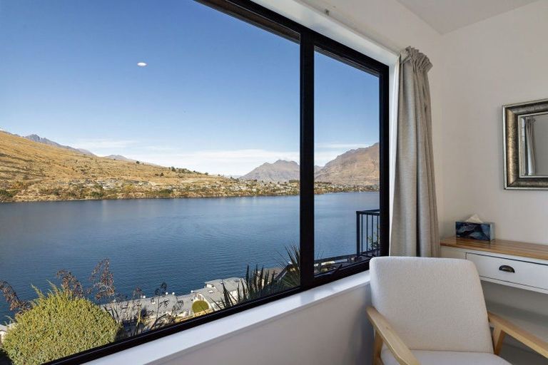 Photo of property in 22 Golden Terrace, Queenstown, 9300