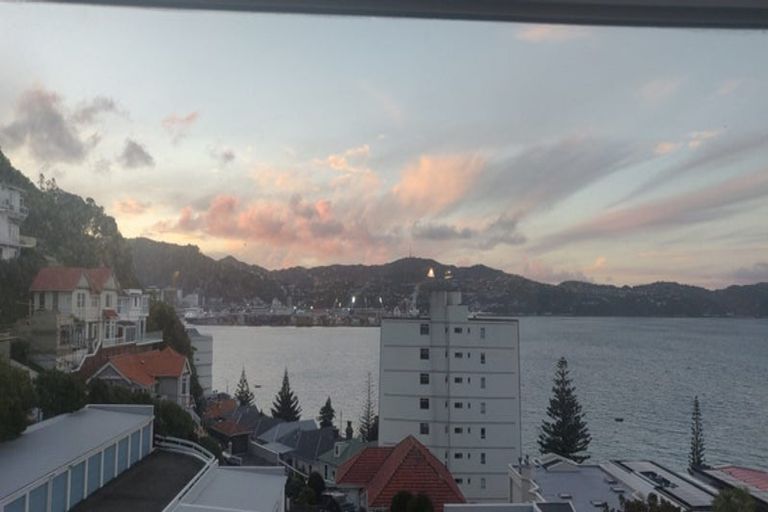 Photo of property in Jerningham Apartments, 20 Oriental Terrace, Oriental Bay, Wellington, 6011