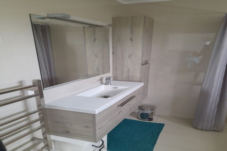 Photo of property in 20 Roseberry Place, Whitianga, 3510