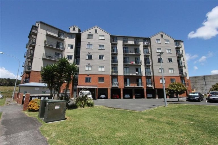 Photo of property in 4j/17 Crown Lynn Place, New Lynn, Auckland, 0600