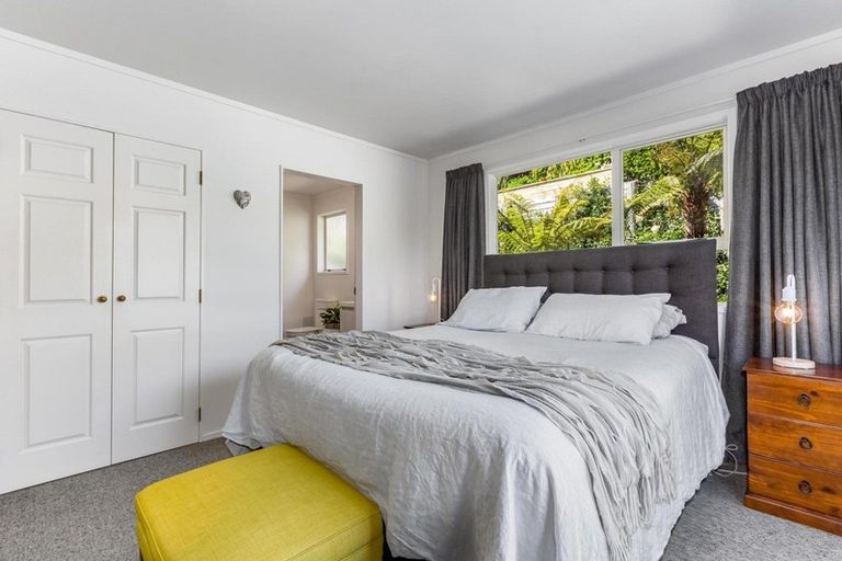 Photo of property in 8 The Crowsnest, Whitby, Porirua, 5024