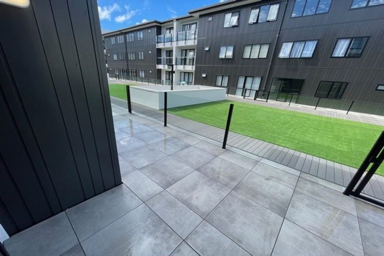 Photo of property in 19/11 Carlos Drive, Flat Bush, Auckland, 2016