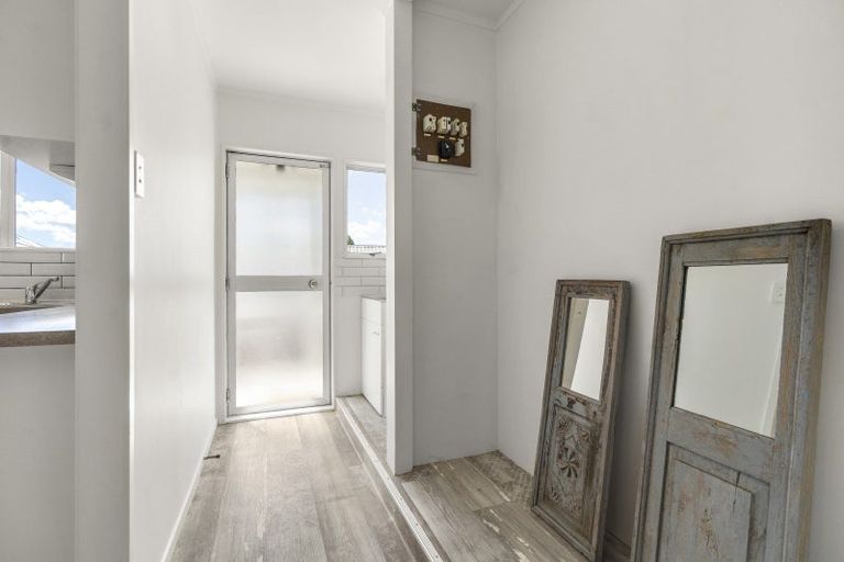 Photo of property in 1/46 Chippendale Crescent, Birkdale, Auckland, 0626