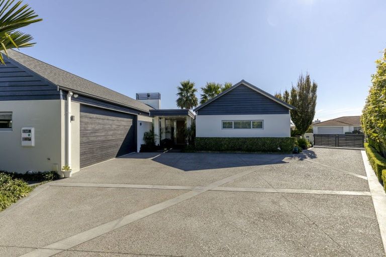 Photo of property in 5 Tupuhi Place, Highlands Park, New Plymouth, 4312