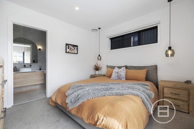 Photo of property in 22 Forage Road, Jacks Point, 9371