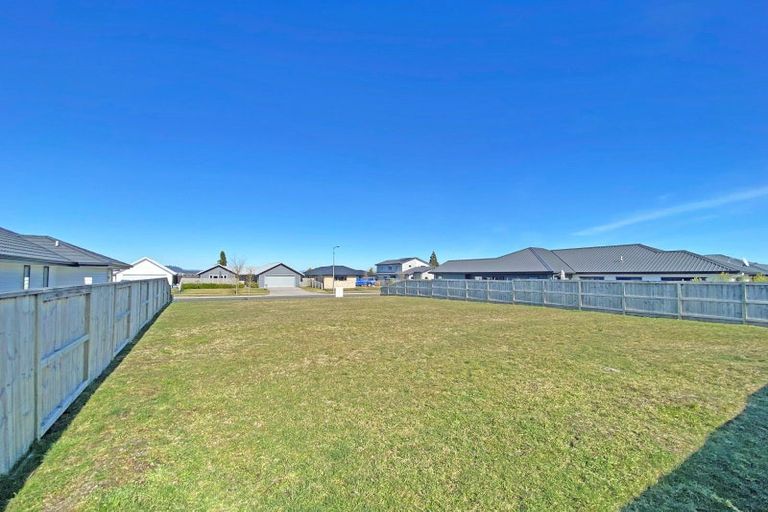 Photo of property in 37 Huka Heights Drive, Rangatira Park, Taupo, 3330