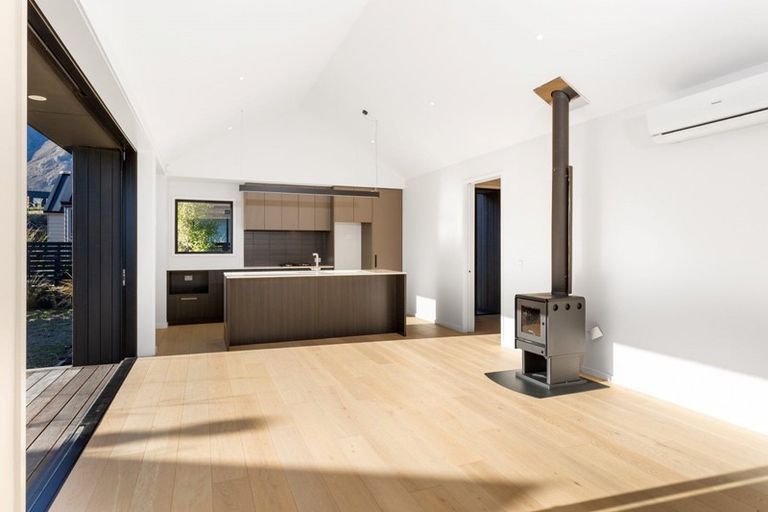 Photo of property in 8 Parera Lane, Jacks Point, Queenstown, 9371