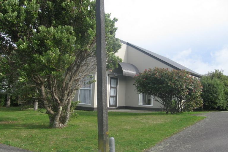 Photo of property in 2/17 Cedar Street, Maungaraki, Lower Hutt, 5010