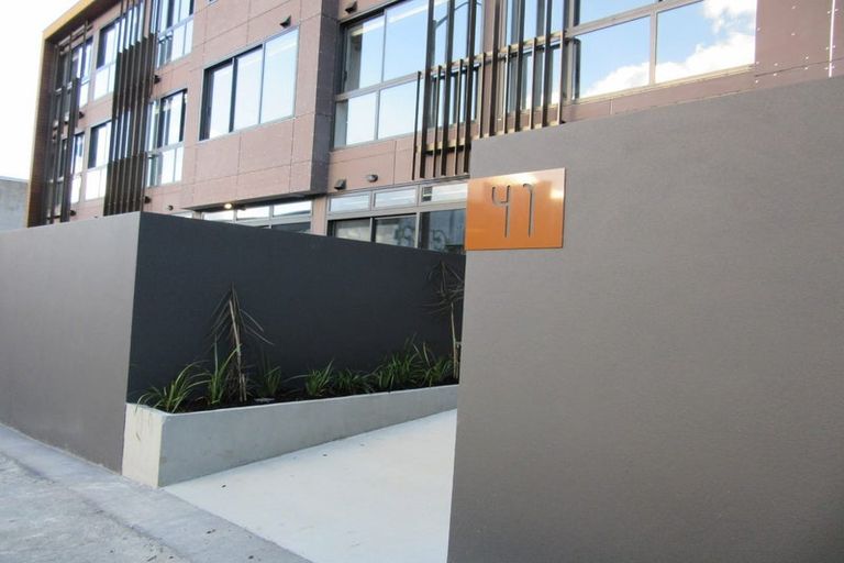 Photo of property in Vedado Apartments, 205/41u Hopper Street, Mount Cook, Wellington, 6011