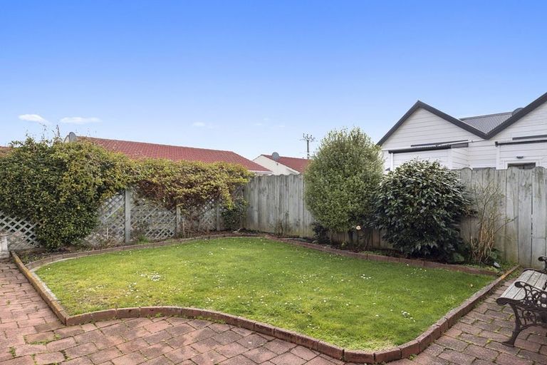 Photo of property in 60 Royal Crescent, Saint Kilda, Dunedin, 9012