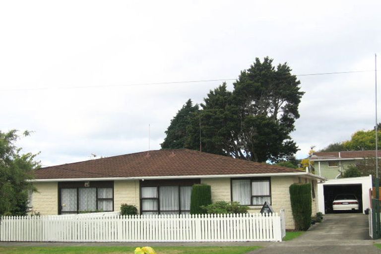 Photo of property in 2/22 Henry Street, Ebdentown, Upper Hutt, 5018