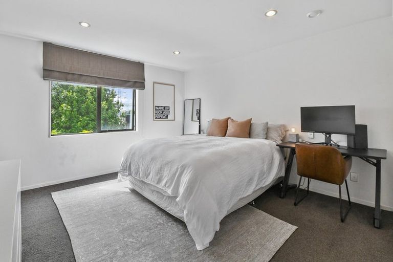 Photo of property in 25 Popokatea Drive, Takanini, 2112