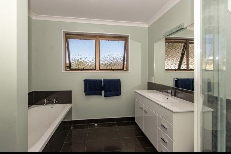 Photo of property in 9 Gilmour Place, Taradale, Napier, 4112
