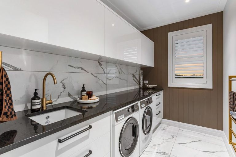Photo of property in 90 Bushlake Way, Kingseat, Papakura, 2580
