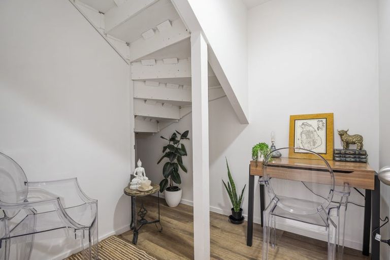 Photo of property in 32 Secoia Crescent, Mangere, Auckland, 2022