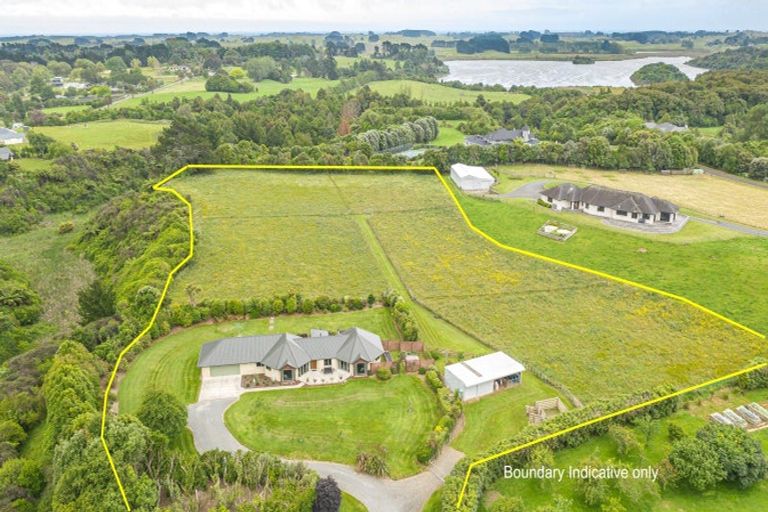 Photo of property in 28 Waipuna Grove, Levin, 5571