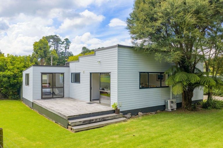 Photo of property in 25 Cross Street, Raglan, 3225