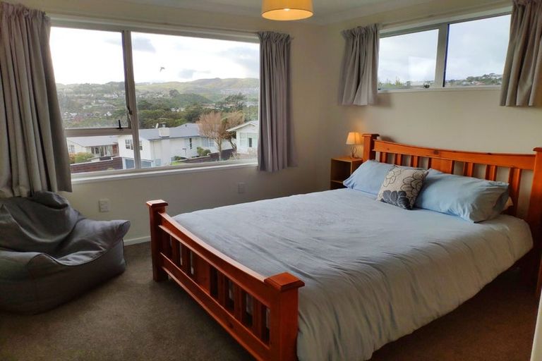 Photo of property in 42 Churton Drive, Churton Park, Wellington, 6037