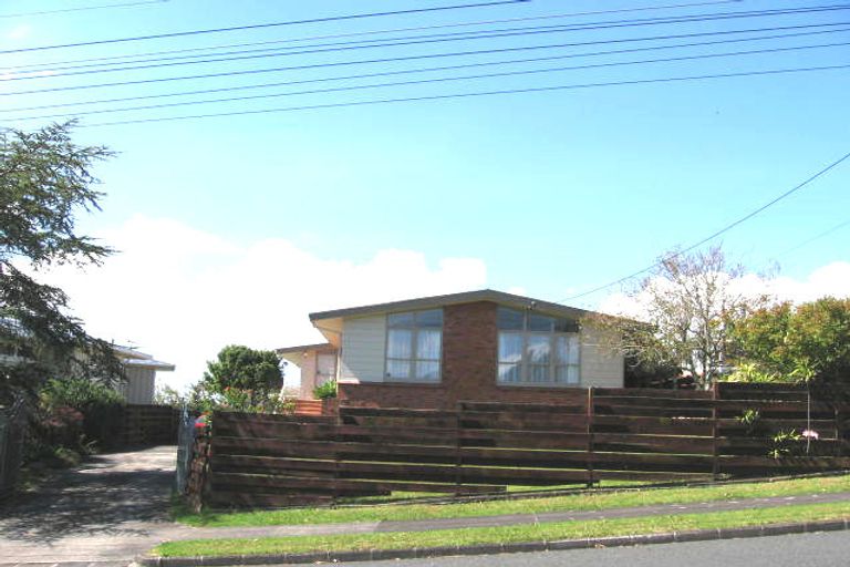 Photo of property in 9 Gilliam Street, New Lynn, Auckland, 0600