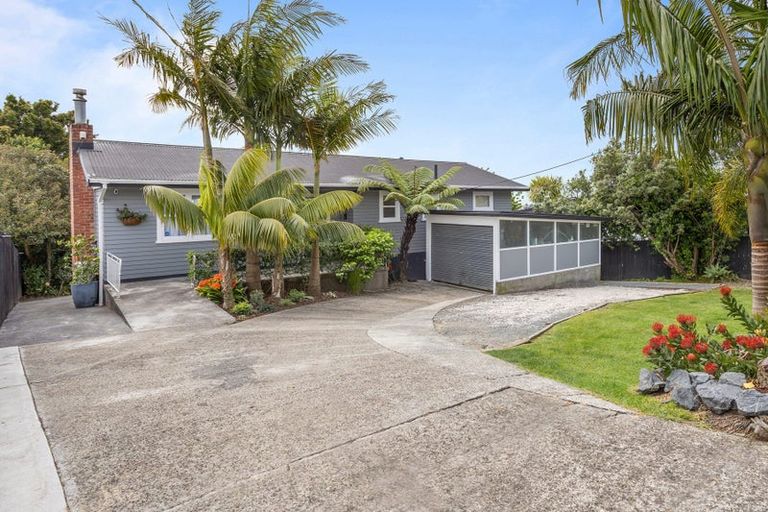 Photo of property in 199 Waimumu Road, Massey, Auckland, 0614