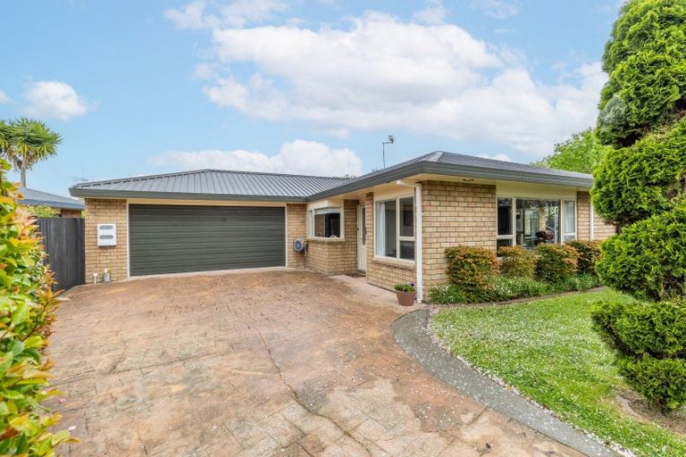 Photo of property in 43 Bouverie Crescent, Flagstaff, Hamilton, 3210