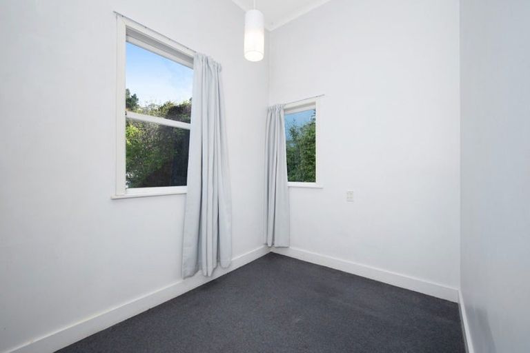 Photo of property in 15a Mortimer Terrace, Aro Valley, Wellington, 6021
