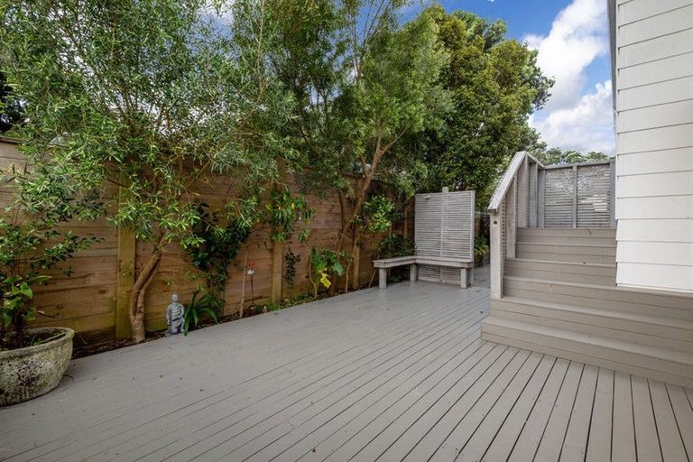 Photo of property in 13a Gulf View Road, Murrays Bay, Auckland, 0630