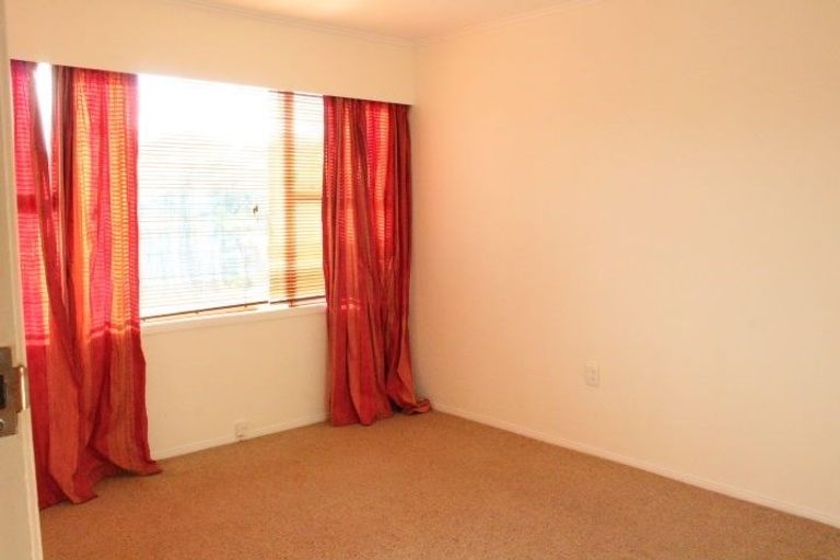 Photo of property in 17 Priestley Drive, Bucklands Beach, Auckland, 2014