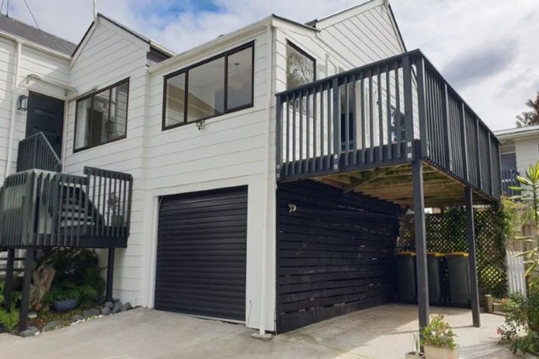 Photo of property in 14 Packham Place, Beach Haven, Auckland, 0626
