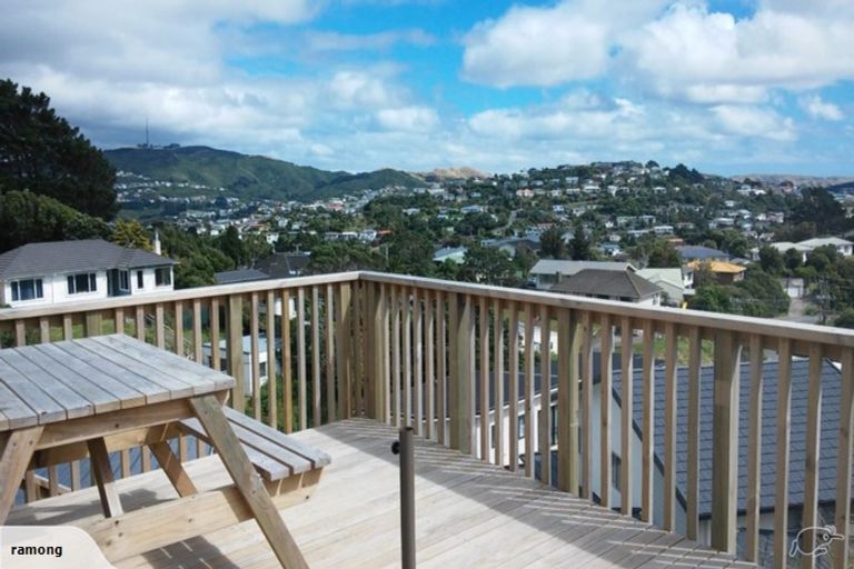 Photo of property in 104a Glanmire Road, Newlands, Wellington, 6037