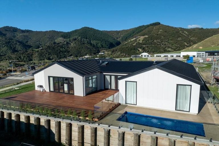 Photo of property in 1 Ocean Drive, Atawhai, Nelson, 7010