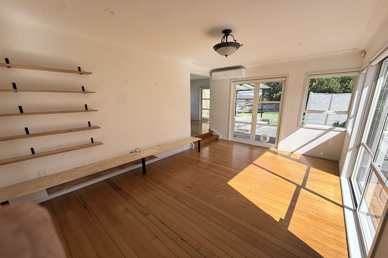 Photo of property in 1/3 Hauraki Crescent, Pinehill, Auckland, 0632