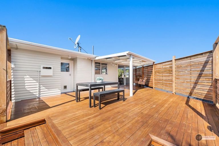Photo of property in 16 Seattle Grove, Totara Park, Upper Hutt, 5018