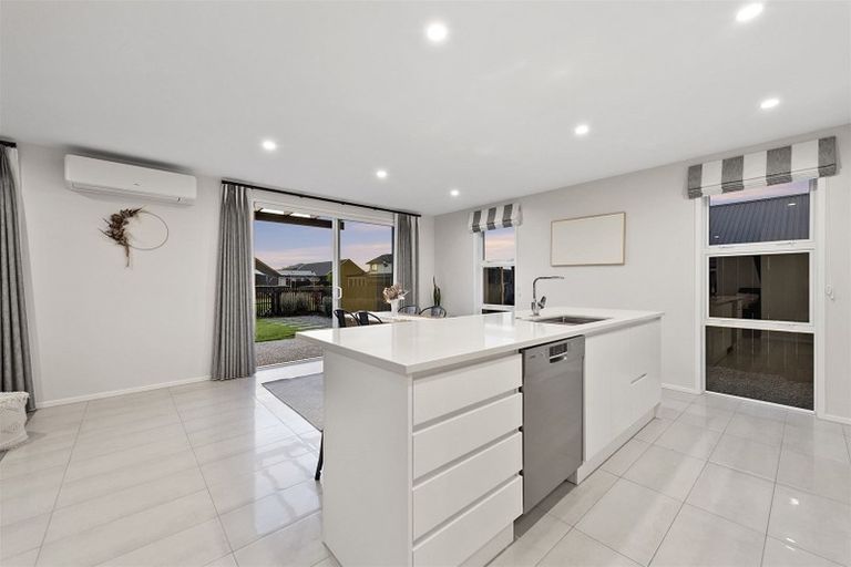 Photo of property in 7 Lavinias Way, Chartwell, Hamilton, 3210