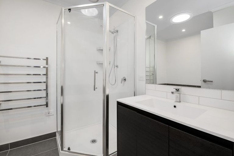 Photo of property in 4/1 Scott Road, Hobsonville, Auckland, 0616