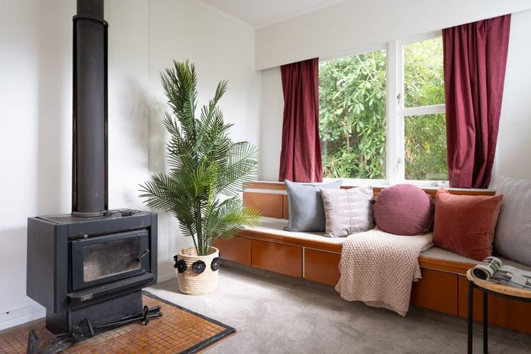 Photo of property in 1 Broderick Crescent, Johnsonville, Wellington, 6037