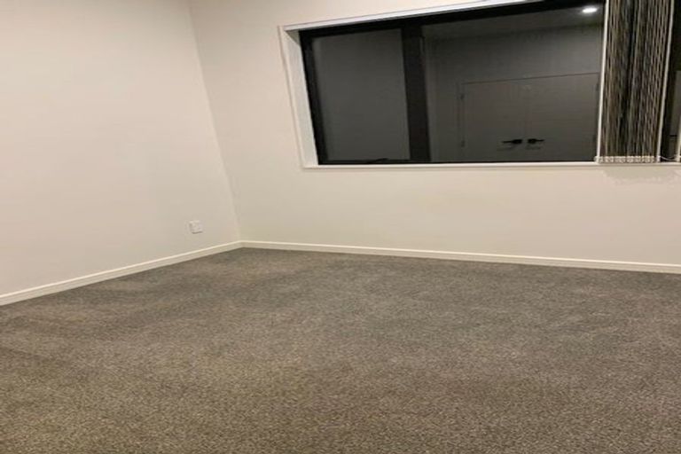 Photo of property in 10 Haku Road, Flat Bush, Auckland, 2019