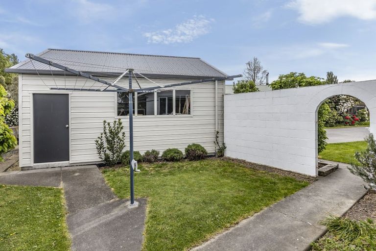 Photo of property in 17 Seagrave Place, Ilam, Christchurch, 8041