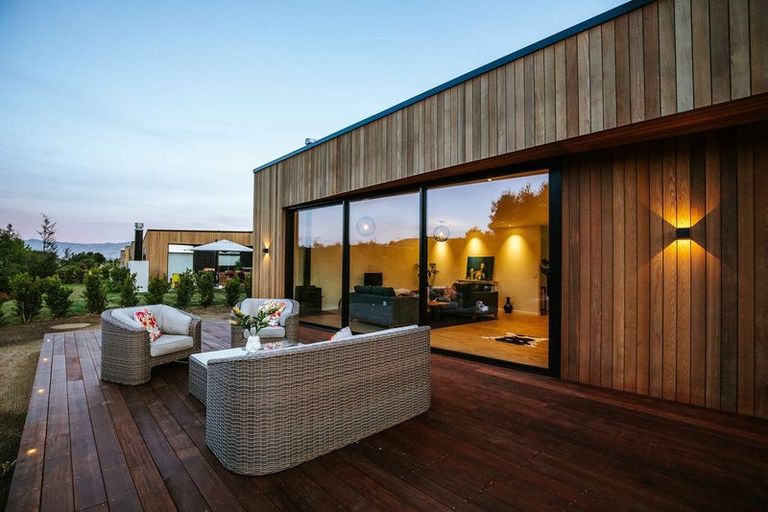 Photo of property in 13 Fern Burn Close, Wanaka, 9305