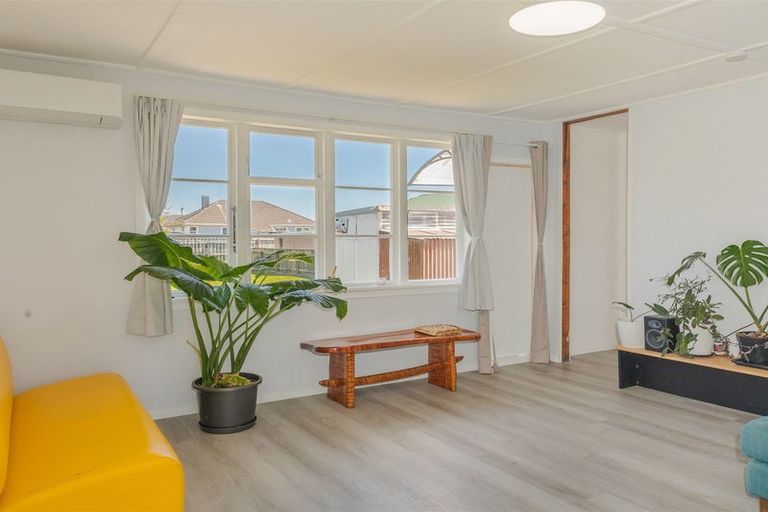 Photo of property in 4 Colvin Street, Westport, 7825