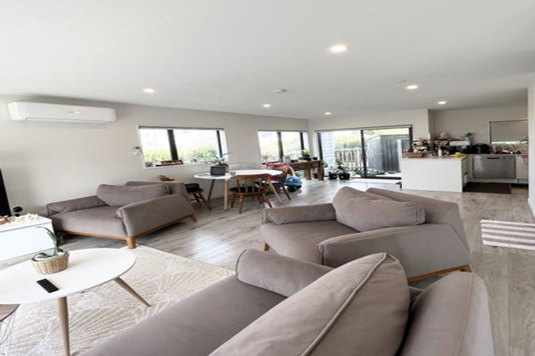 Photo of property in 15 Tahingamanu Road, Hobsonville, Auckland, 0616