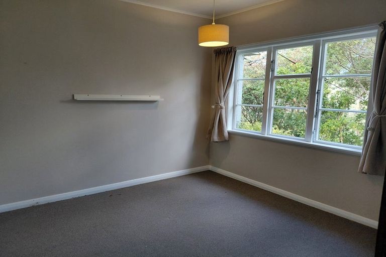 Photo of property in 16 Rodney Street, Northland, Wellington, 6012