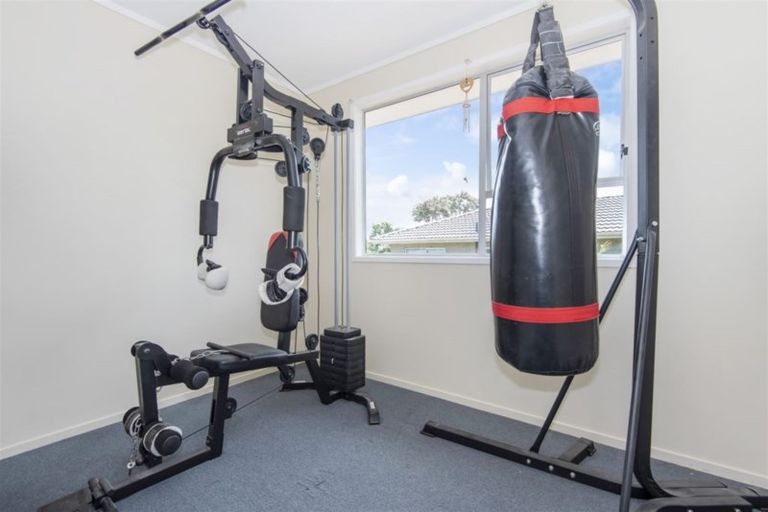 Photo of property in 1/15 Seabar Place, Glen Eden, Auckland, 0602