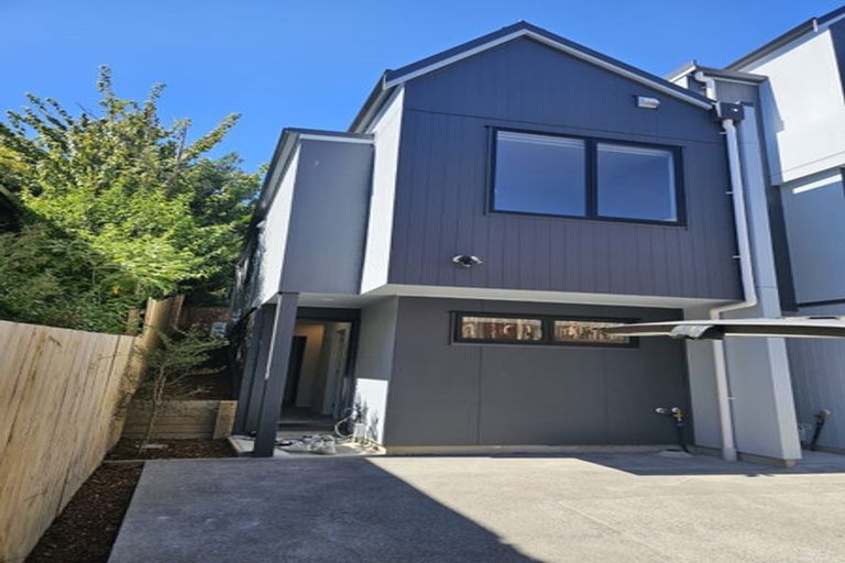 Photo of property in 11 Seymour Road, Sunnyvale, Auckland, 0612